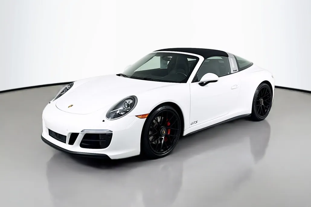 2018 Porsche 911 Targa 4 GTS photo 1