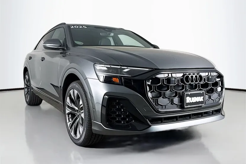 2025 Audi Q8 55 Premium Plus photo 1
