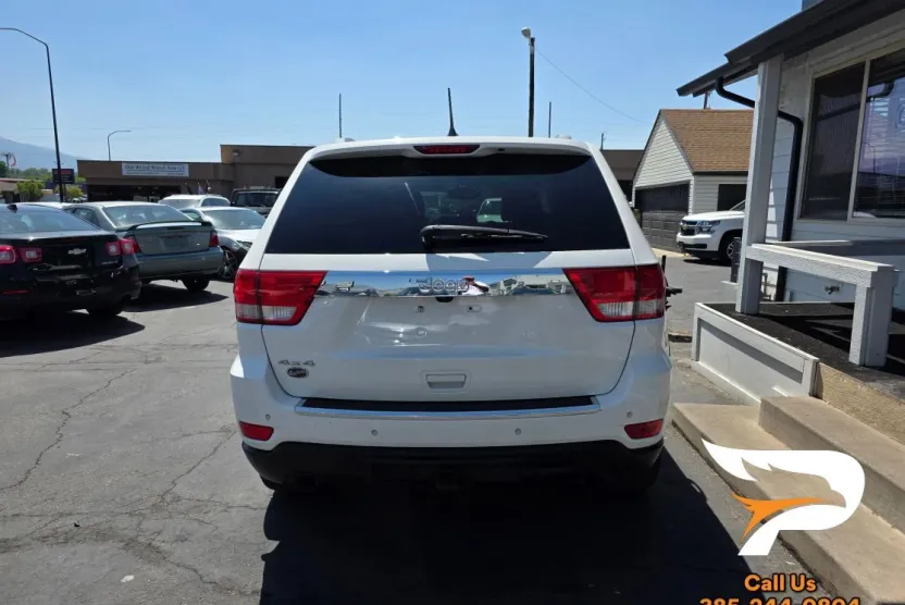 2011 Jeep Grand Cherokee Overland Sport photo 1
