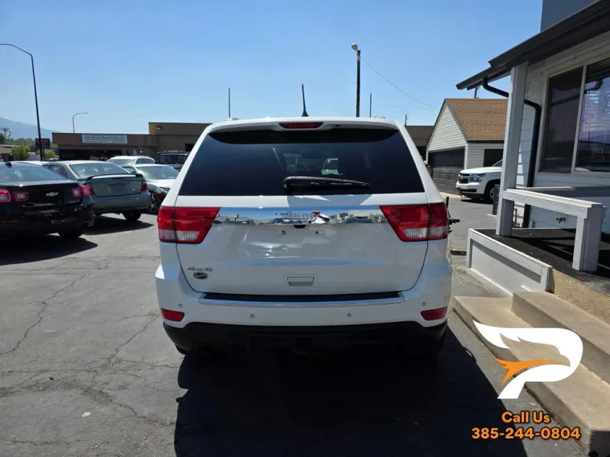 2011 Jeep Grand Cherokee Overland Sport photo 1