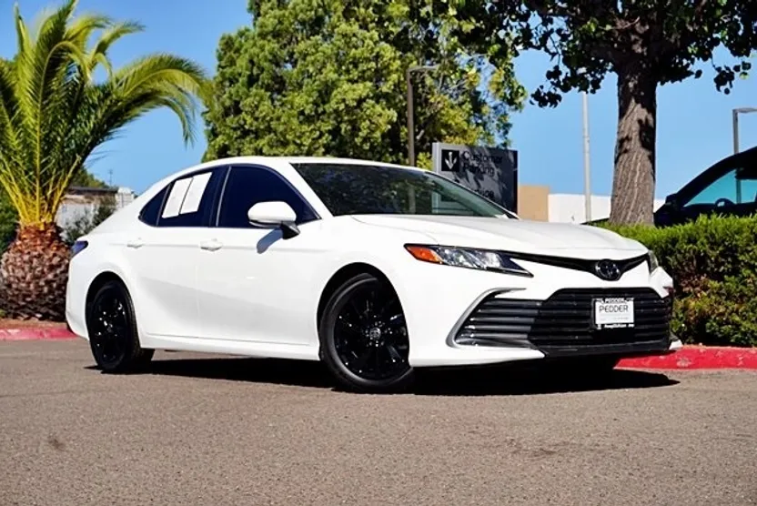 2024 Toyota Camry LE photo 1