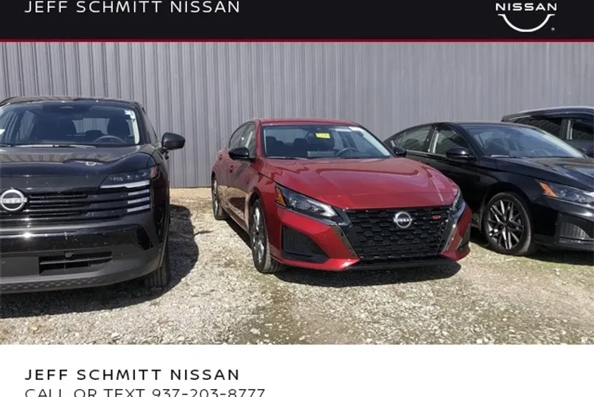 2024 Nissan Altima SR photo 1