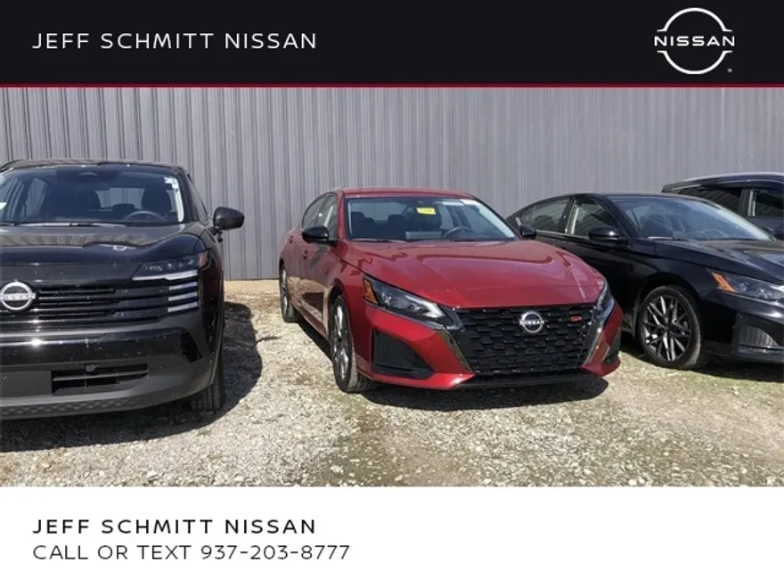 2024 Nissan Altima SR photo 1