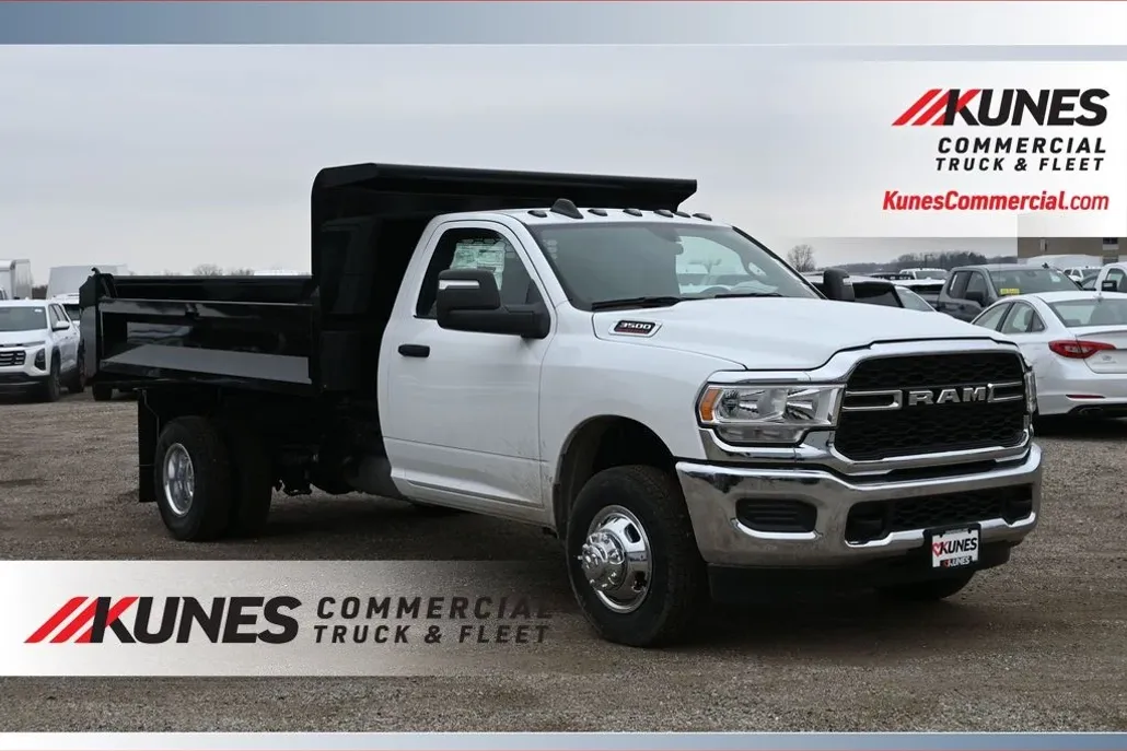 2024 Ram 3500 Tradesman photo 1