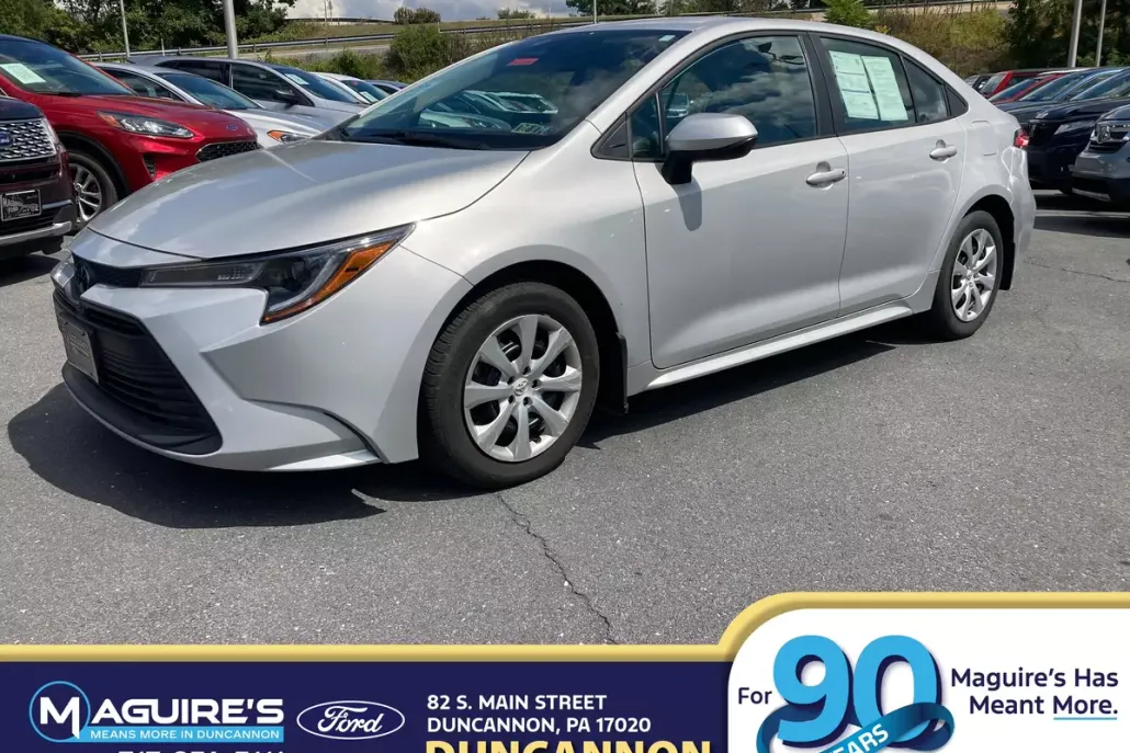2024 Toyota Corolla LE photo 1