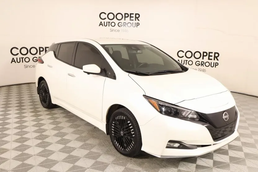 2023 Nissan Leaf SV Plus photo 1