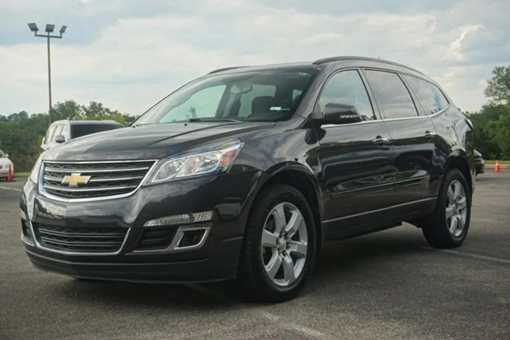 2016 Chevrolet Traverse 1LT photo 1