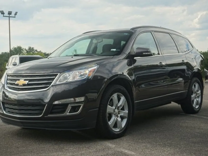 2016 Chevrolet Traverse 1LT photo 1