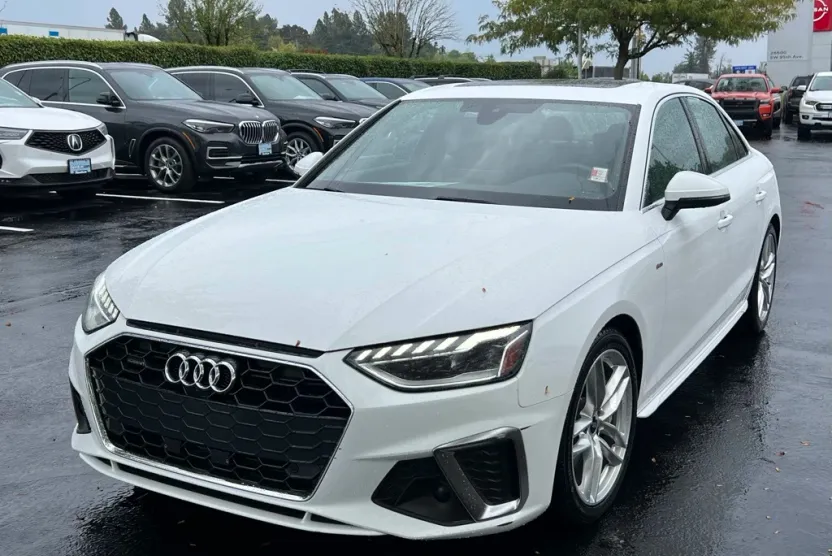 2023 Audi A4 45 S line Premium Plus Quattro photo 1