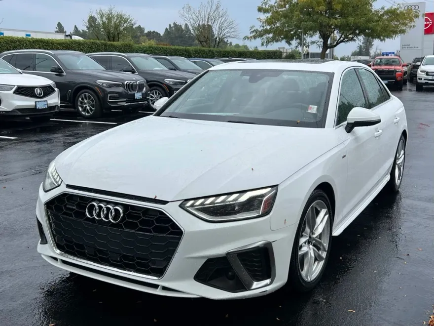 2023 Audi A4 45 S line Premium Plus Quattro photo 1