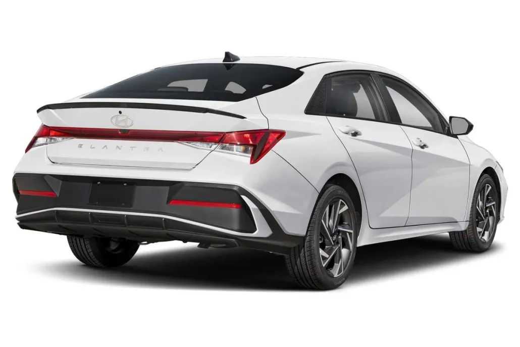 2025 Hyundai Elantra SEL Sport photo 1