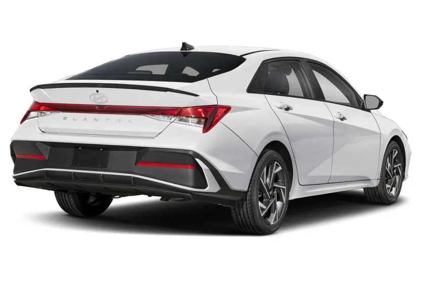 2025 Hyundai Elantra SEL Sport photo 1
