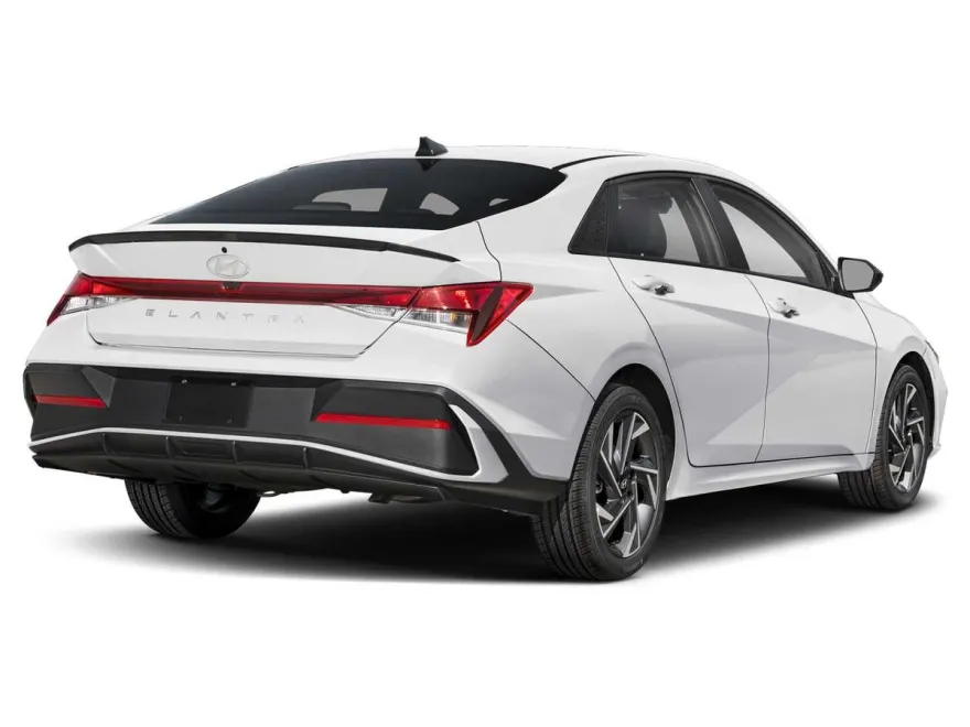 2025 Hyundai Elantra SEL Sport photo 1