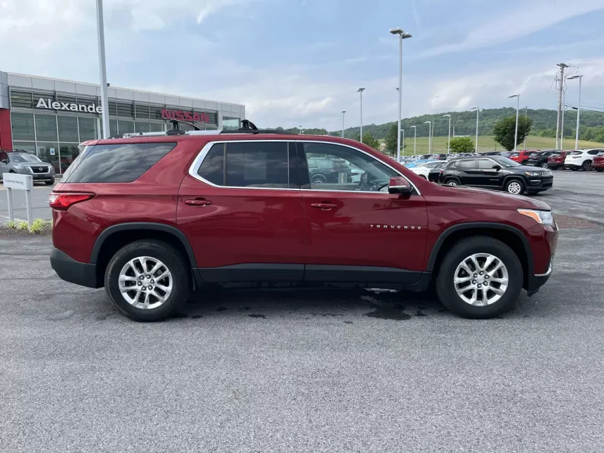 2018 Chevrolet Traverse Cloth 1LT photo 1