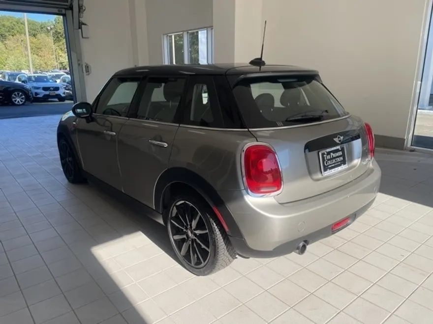 2016 Mini Cooper 4 Door Hardtop photo 1