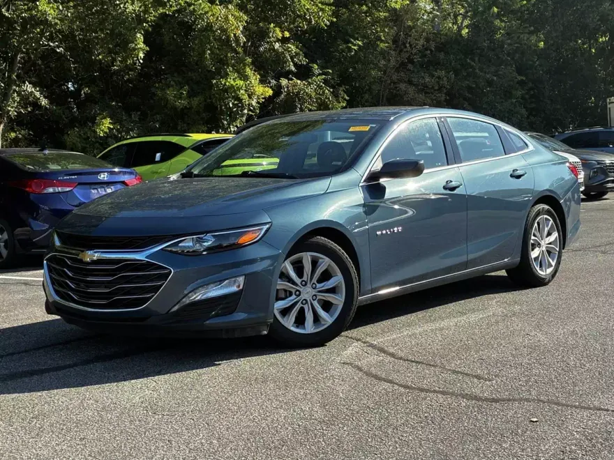 2025 Chevrolet Malibu 1LT photo 1