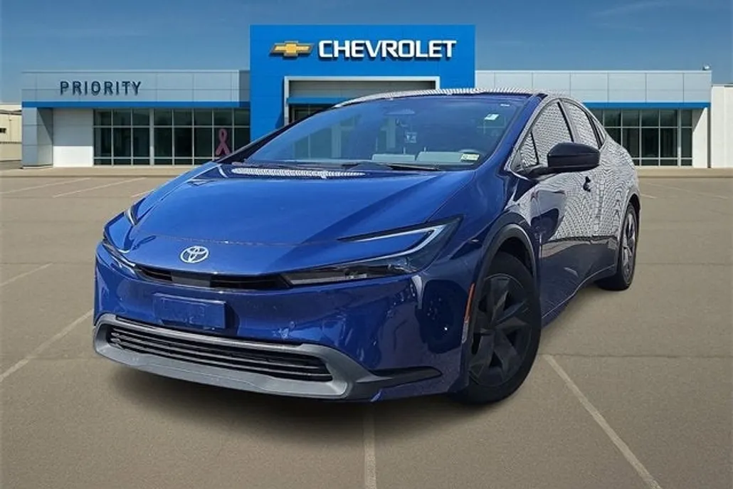 2023 Toyota Prius LE photo 1