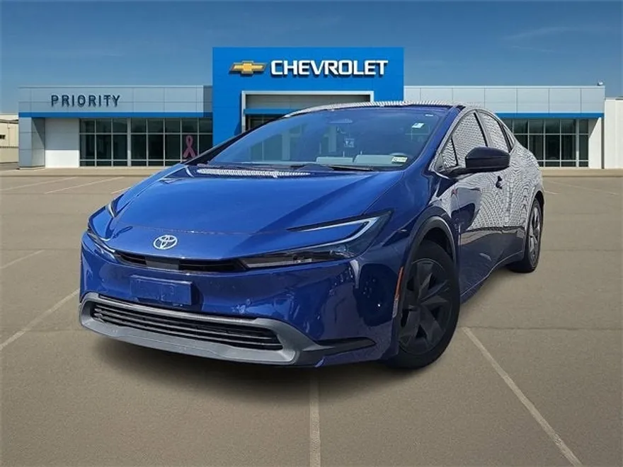 2023 Toyota Prius LE photo 1