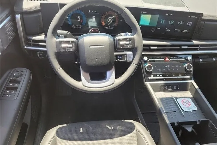 2025 Hyundai Santa Fe SEL photo 1