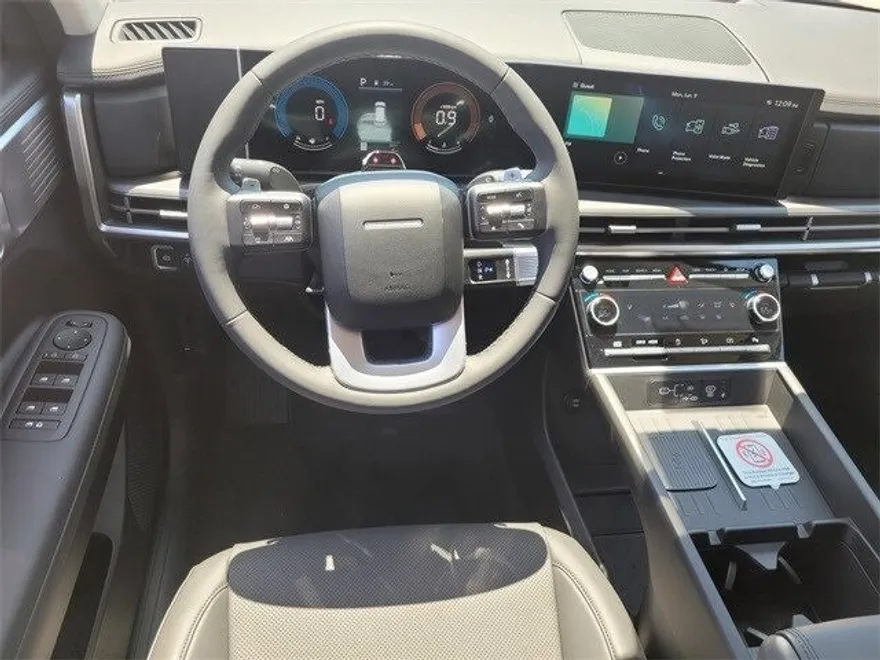 2025 Hyundai Santa Fe SEL photo 1