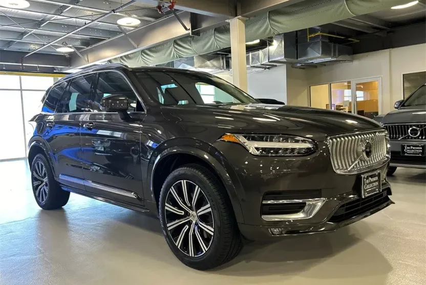 2024 Volvo XC90 Plus photo 1
