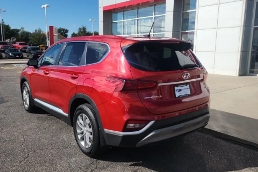 2019 Hyundai Santa Fe SE photo 1