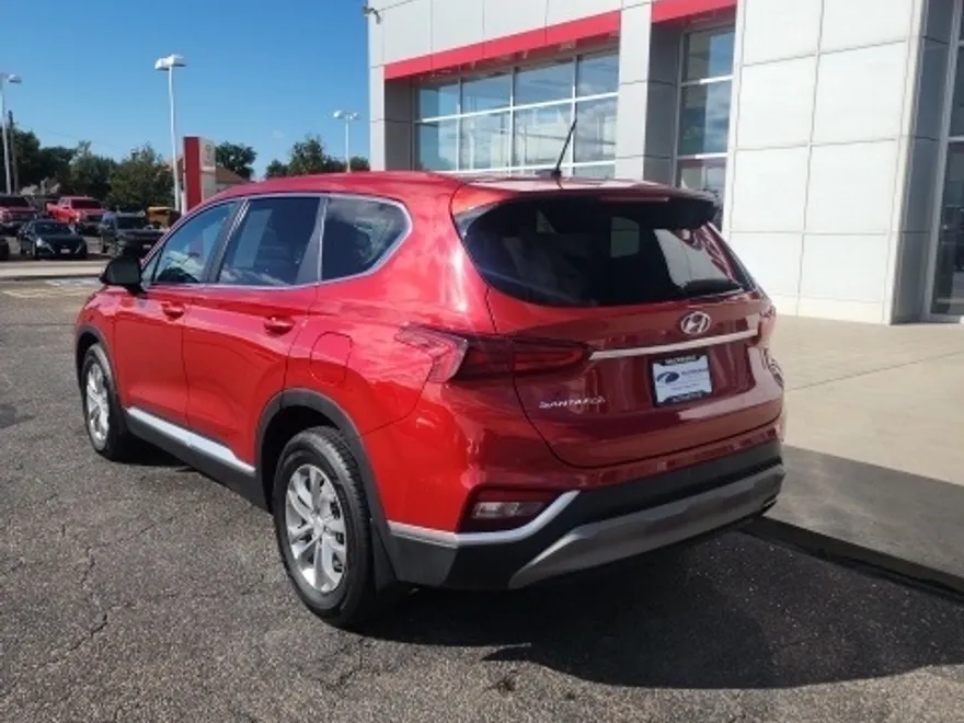 2019 Hyundai Santa Fe SE photo 1