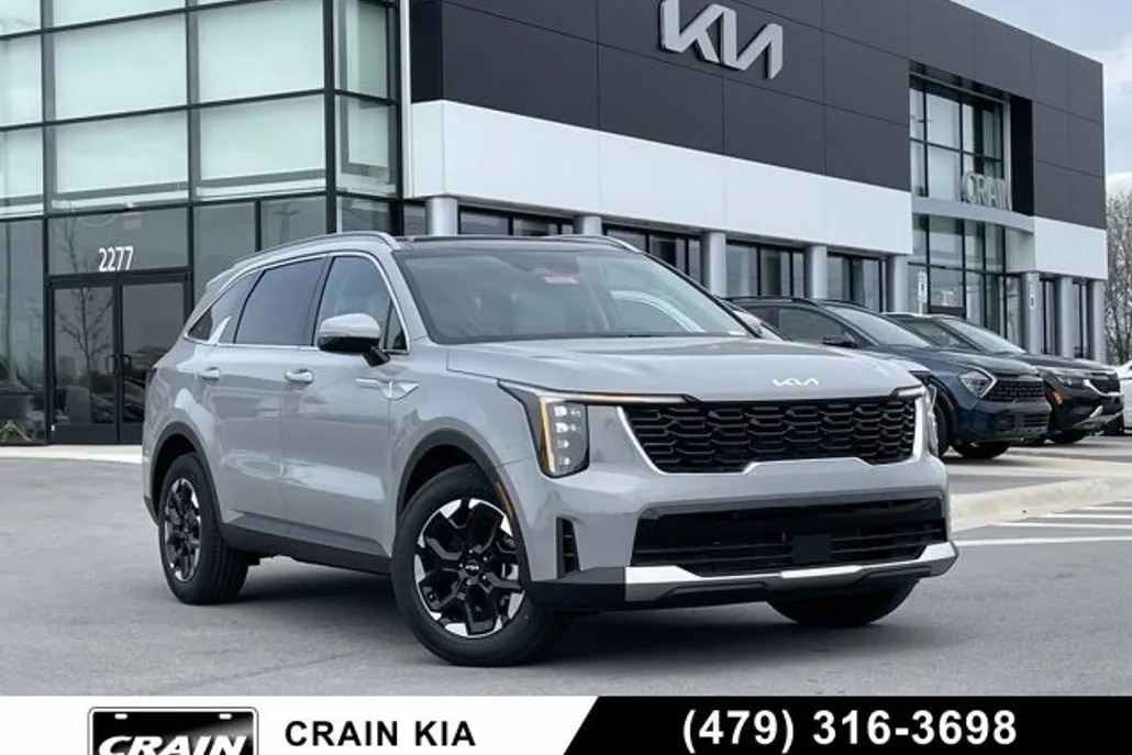 2025 Kia Sorento S photo 1