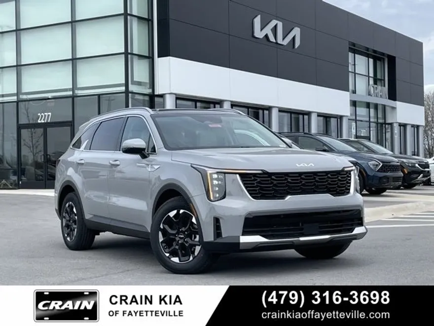 2025 Kia Sorento S photo 1