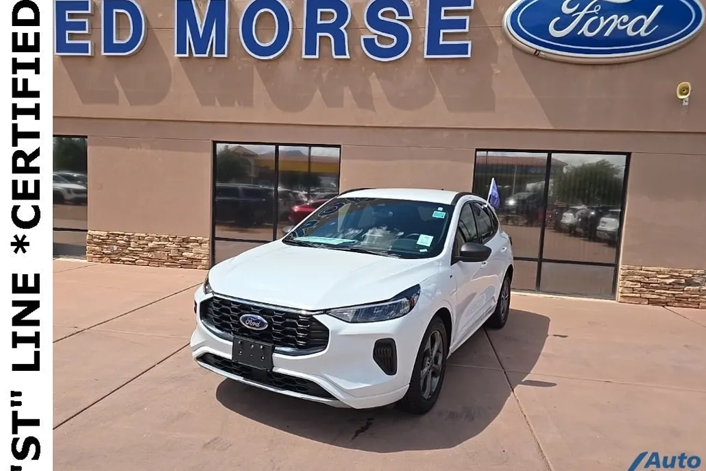 2023 Ford Escape ST-Line photo 1