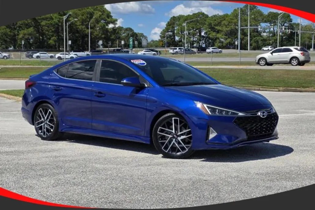 2020 Hyundai Elantra Sport photo 1