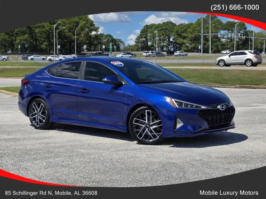 2020 Hyundai Elantra Sport photo 1