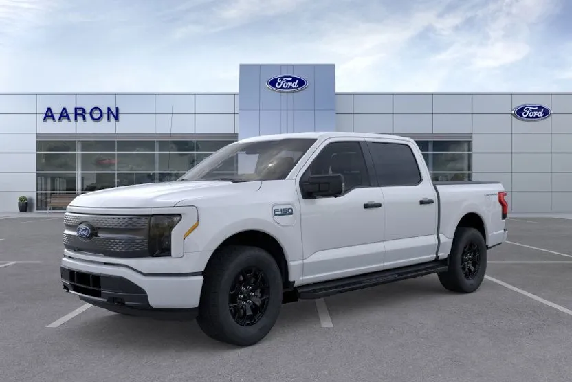 2025 Ford F-150 Lightning XLT photo 1