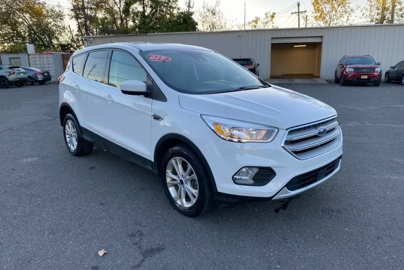 2019 Ford Escape SE photo 1