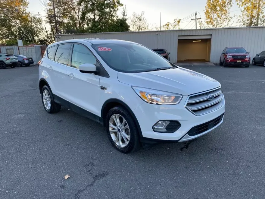 2019 Ford Escape SE photo 1