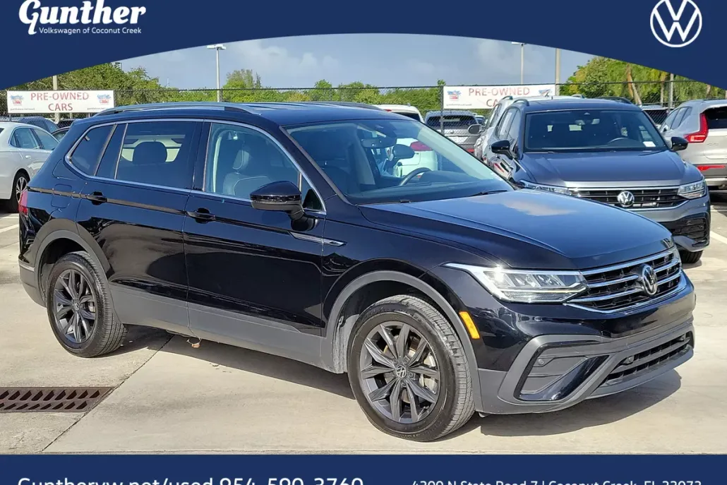 2023 Volkswagen Tiguan SE photo 1