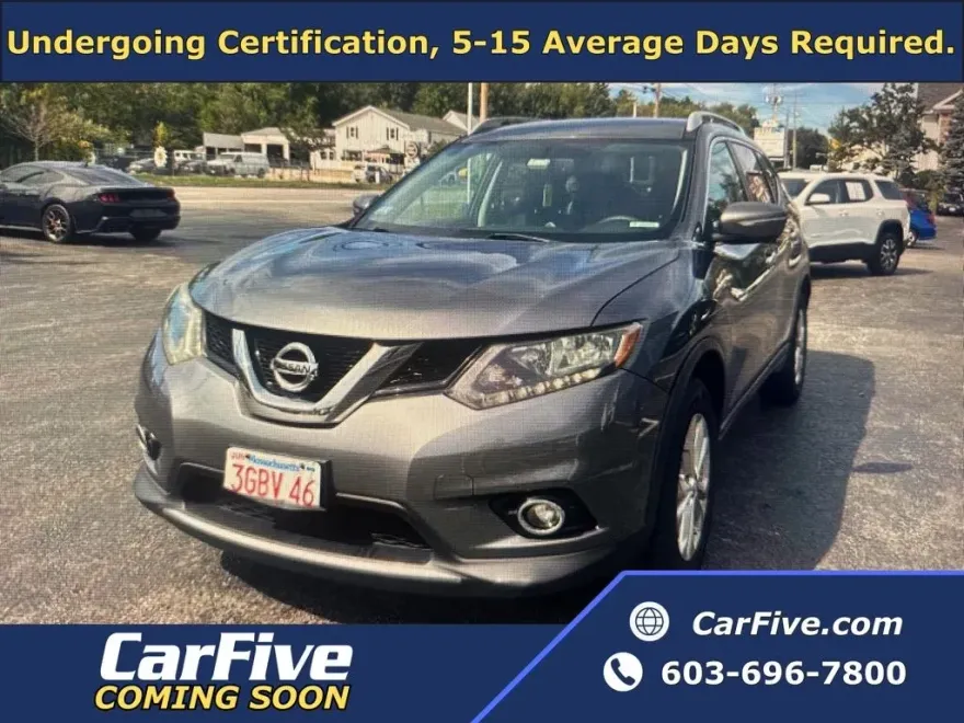 2015 Nissan Rogue SV photo 1