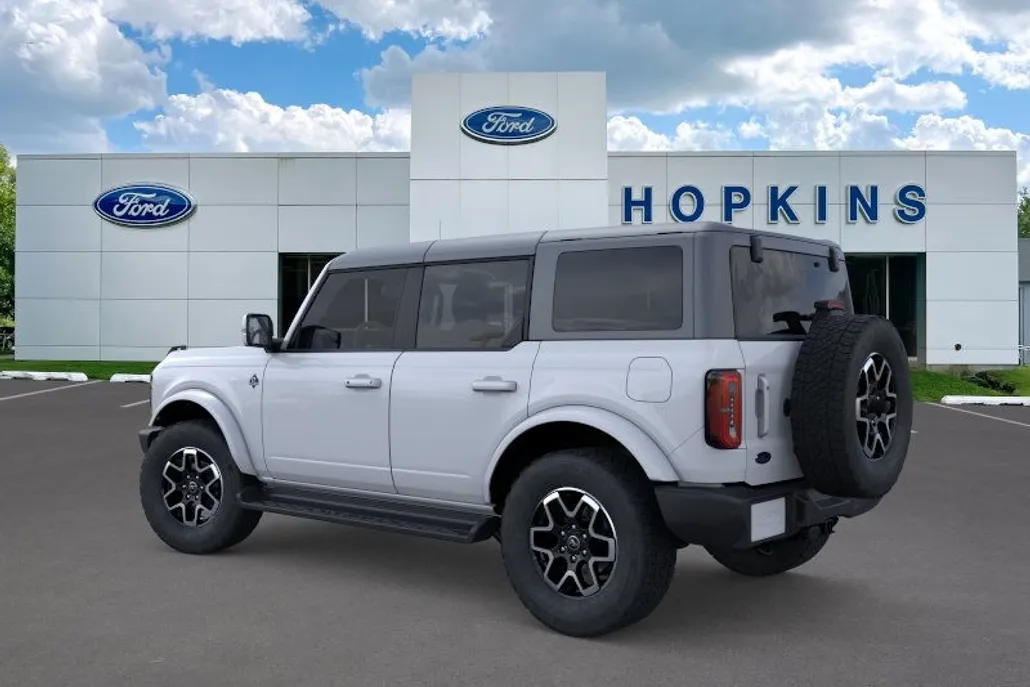 2025 Ford Bronco Outer Banks photo 1