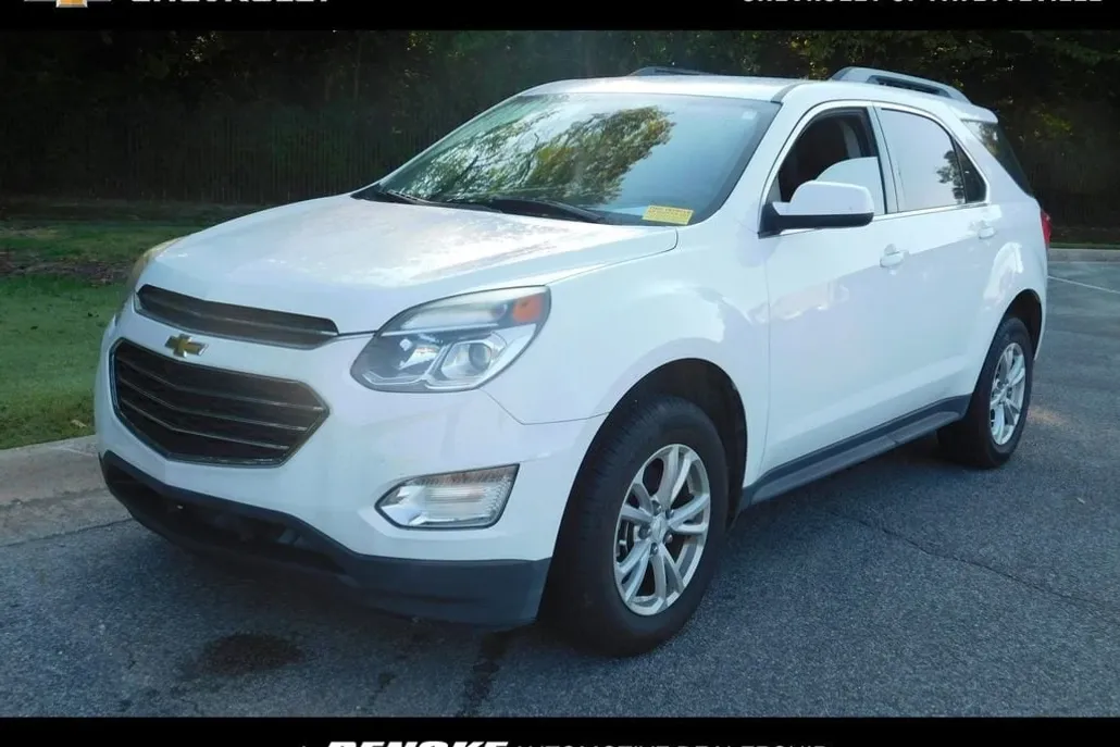 2017 Chevrolet Equinox LT photo 1