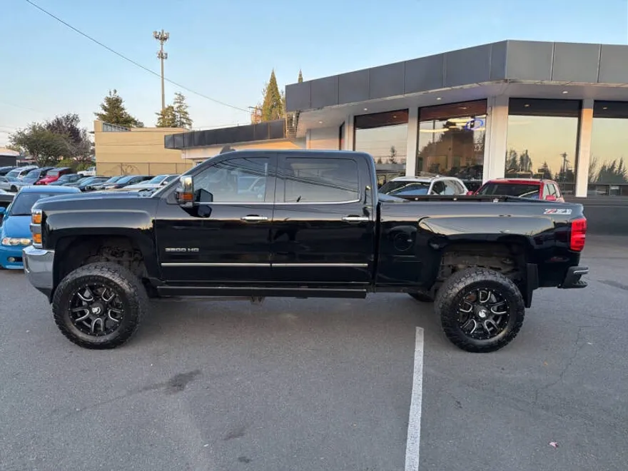 2015 Chevrolet Silverado 3500HD LTZ photo 1