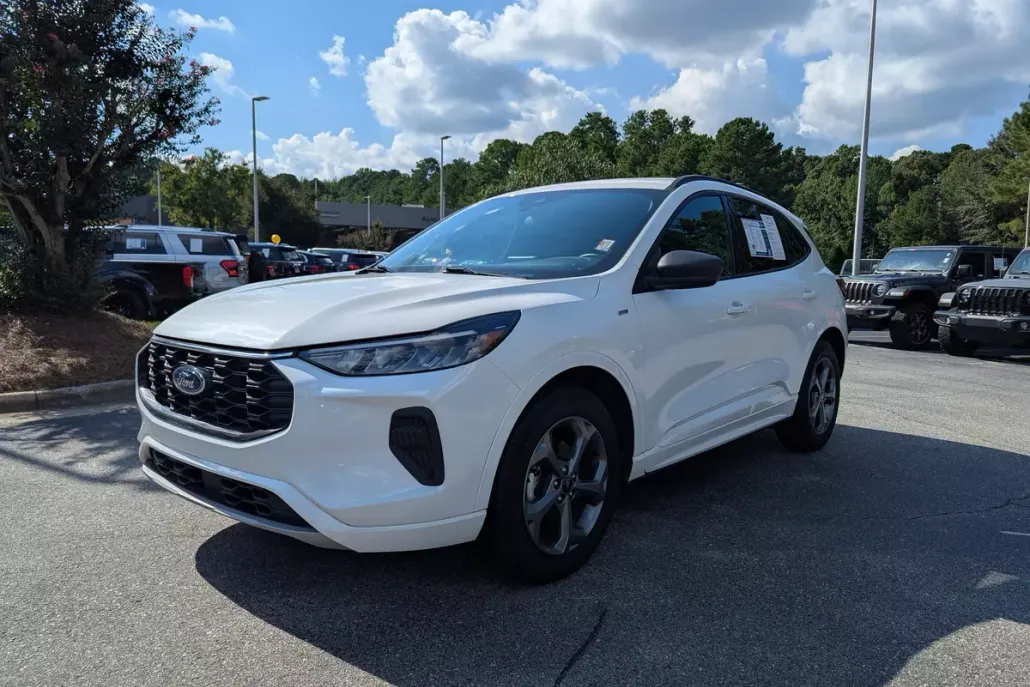 2024 Ford Escape ST-Line photo 1