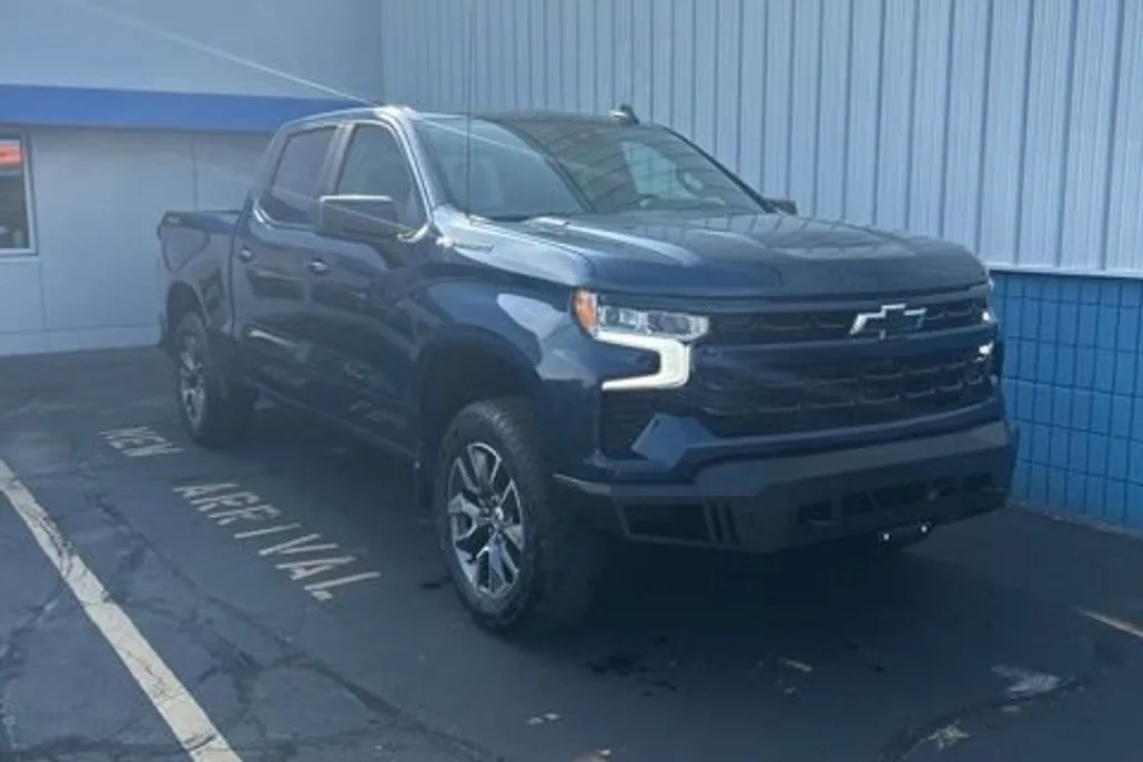 2023 Chevrolet Silverado 1500 RST photo 1