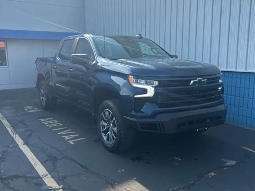 2023 Chevrolet Silverado 1500 RST photo 1