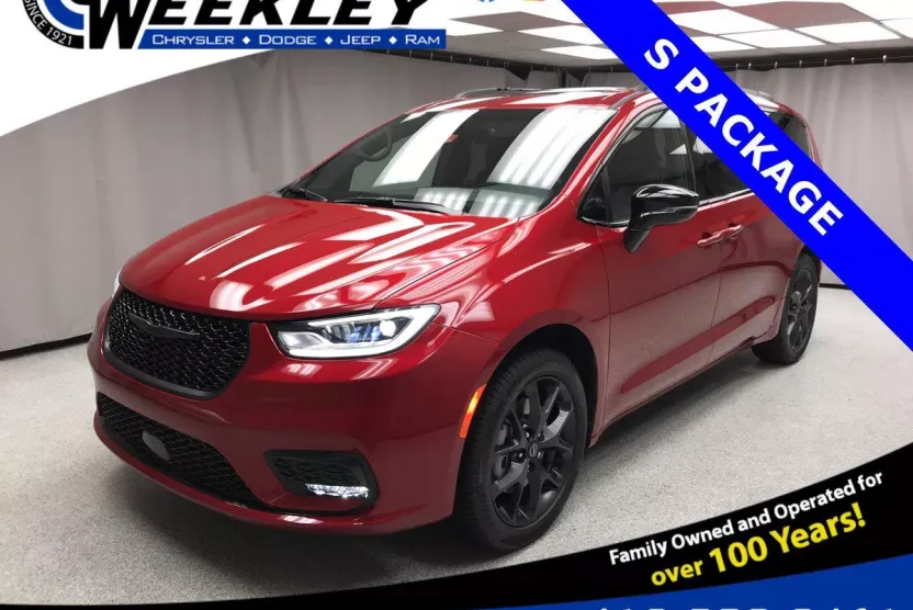 2025 Chrysler Pacifica Limited photo 1