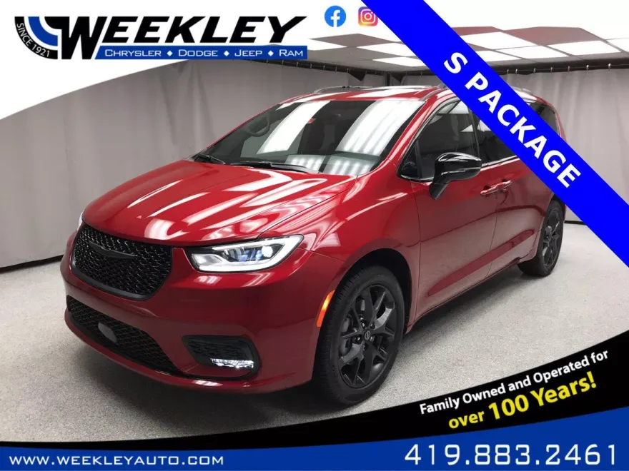 2025 Chrysler Pacifica Limited photo 1