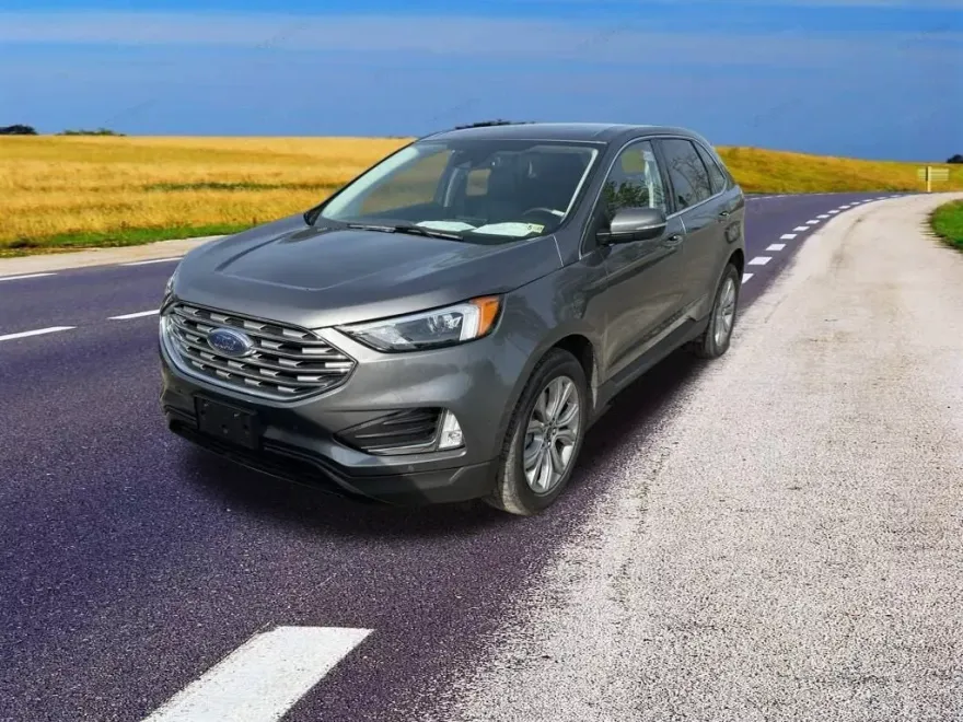 2022 Ford Edge Titanium photo 1