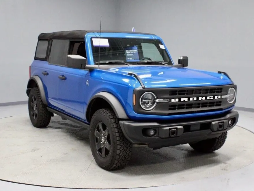 2023 Ford Bronco Black Diamond photo 1