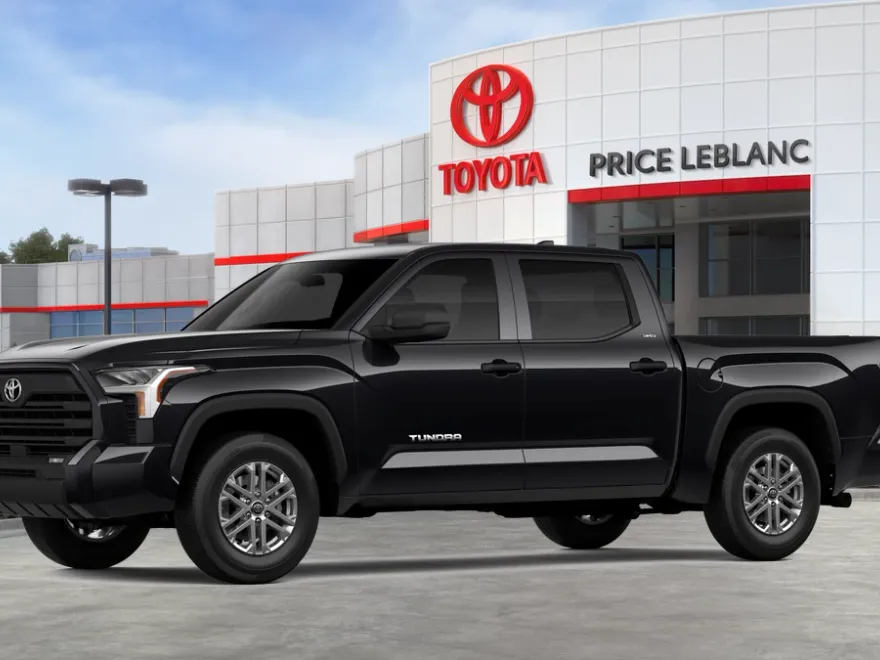 2025 Toyota Tundra SR5 CrewMax photo 1