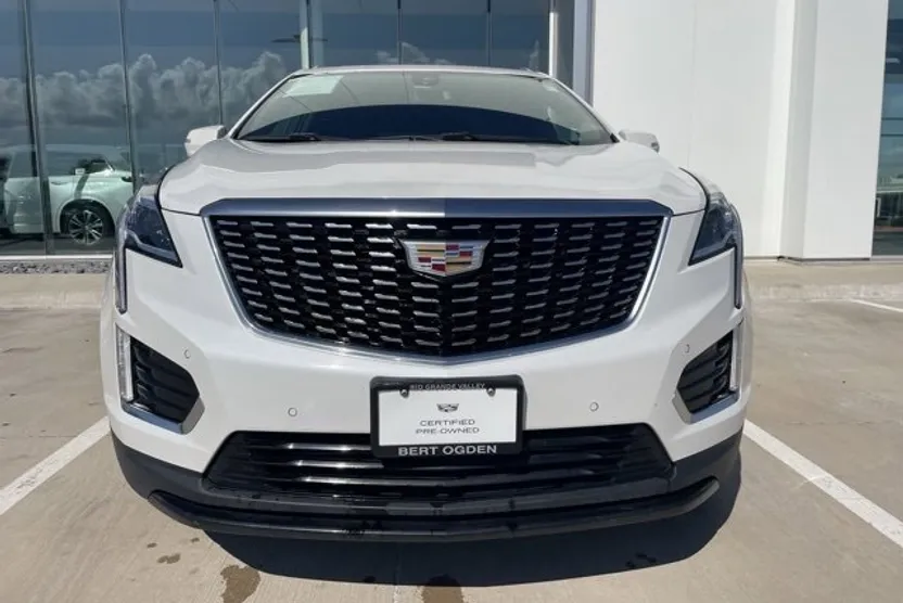 2023 Cadillac XT5 Luxury photo 1