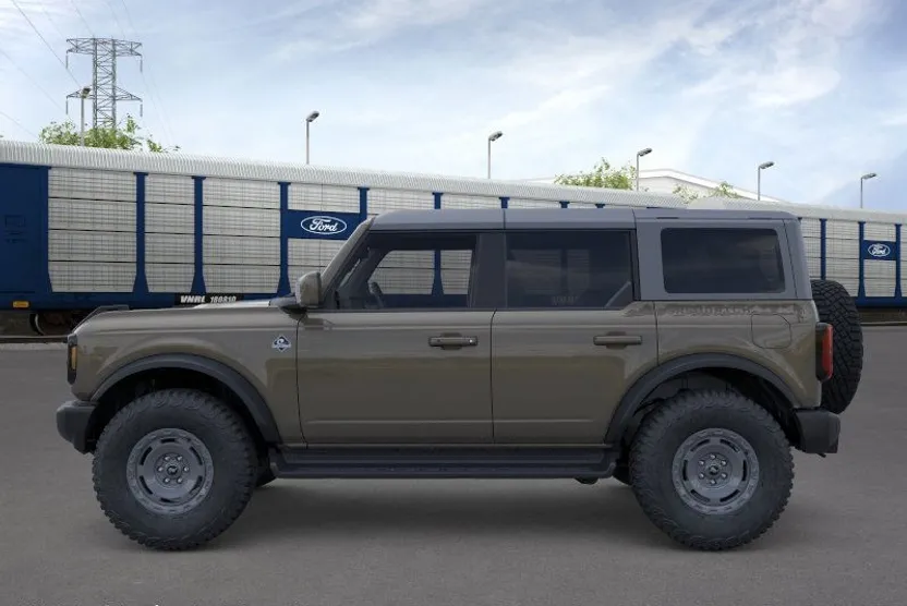 2025 Ford Bronco Outer Banks photo 1
